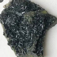 چنتاسنگ قیمتی دارم واسه انگشتر جواهر