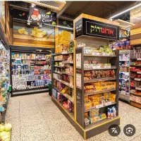 صندوق دار هایپر مارکت شیفته شب