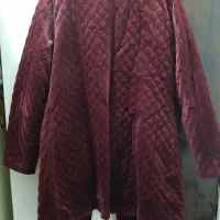 پالتو زنانه سایز ۴۸ مخمل زرشکی درحدنو|لباس|مشهد, زیرکن|دیوار