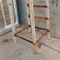 چهار پایه فلزی