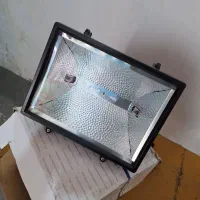 نورافکن لامپ هزار|لامپ و چراغ|باغ ملک, |دیوار