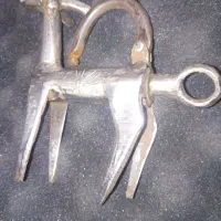 قفل و تسبیحه کهنه ش|کلکسیون اشیاء عتیقه|تهران, افسریه جنوبی|دیوار