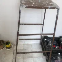 چهار پایه آهنی