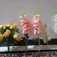 یک عدد دسته گل وچهار عددشاخه گل به فروش می رسد