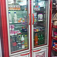 فروش یخچال و جا شکلات و حبوبات فروشی