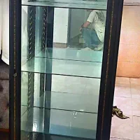 یک کمد دکوری با قیمت مناسب