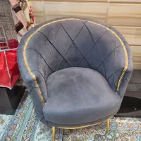 مبل راحتی برای جهیزیه به همراه میز کاملا سالم نو|مبلمان خانگی و میز عسلی|یزد, |دیوار