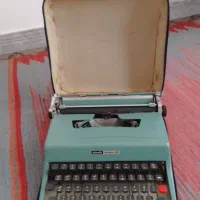 ماشین تحریر Olivetti ساخت ایتالیا 1963|کلکسیون اشیاء عتیقه|تهران, ستارخان|دیوار