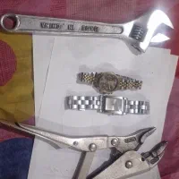 ساعت فقط باطری میخاد