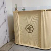 میز سالن آرایشگاه .