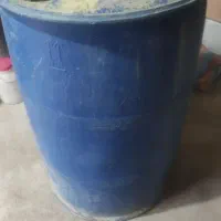 باسلام دو عدد بشکه ۲۰۰لیتری یکی پلاستیکی یکی فلزی