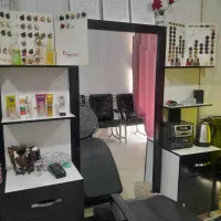 دکور سالن زیبایی ، صندلی اصلاح ، صندلی کپ