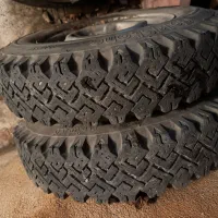 لاستیک یخ‌شکن با رینگ پیکان