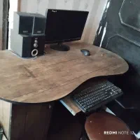 کامپیوتر و میز کامل