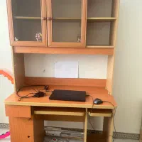 میز کامپیوتر و کتابخاته