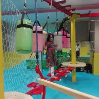 خانم با تجربه جهت (مدیریت) خانه بازی کودکان