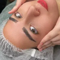 مدل میکروبلیدینگ و بن مژه