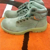 فروش دو جفت کفش ایمنی مهندسی سایزهای ۴۲ و ۴۳|کیف، کفش، کمربند|شادگان, |دیوار