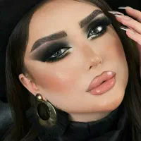 انجام خدمات میکاپ و گریم رنگ و لایت