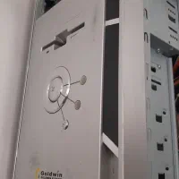 دو عدد کیس و یک مانیتور قدیمی۵ میلیون