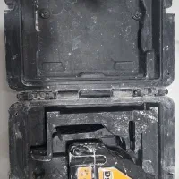 تراز لیزری دیوالت اصل المان