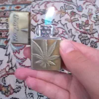 فندک با ارزش قدیمی|کلکسیون اشیاء عتیقه|شاهین‌شهر, شهرک گلدیس|دیوار