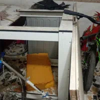 ۳عدمیز‌  برای ویترین لباس جلومغازه