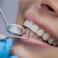 منشی و دستیار دندانپزشک