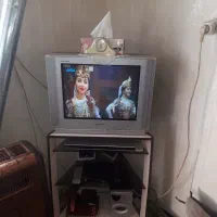 تلویزیون سامسونگ با میز کنج آن دی اف