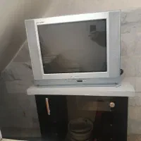 تلویزیون و میز تلویزیون