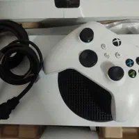 یک عدد دسته اصلی ایکس باکس سر کارتونی موجود میباشد