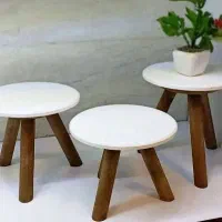 میز سه پایه گرد چوبی کف MDF پایه‌های چوبی