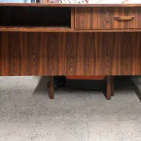 میز تحریر ام دی اف