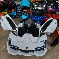 ماشین Lamborghini لامبورگینی درب جک دار خفاشی|اسباب‌بازی بچه|مشهد, توس (بلوار توس)|دیوار
