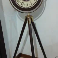 با سلام یک عدد ساعت ایستاده