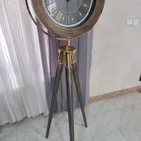ساعت ایستاده مدل ۳ پایه