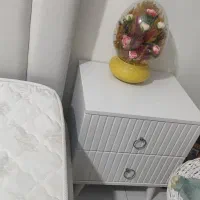 تخت نو به همراه دوتا پاتختی