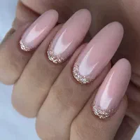 کاشت ناخن و پدیکور