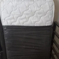 تخت چوبی و تشک فنری بچگانه