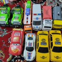 تعدادی ماشین اسباب بازی