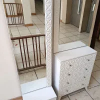 میز آرایش تمیز در حد نو