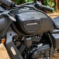 هیوسانگ آکوئیلا ۱۴۰۳ نیو فیس مشکی مات کاستوم