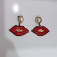 گوشواره طرح لب
