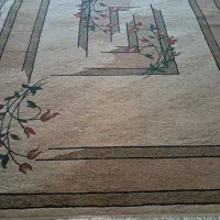 فرش ۹متری ، تابلو چوبی، ساعت ،آینه ی روشویی