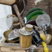 روغن دان با قیف قدیمی