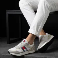 TOMMY. HILFIGER  42   43   44