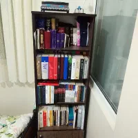 کتابخونه و میز تحریر