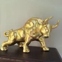 مجسمه گاو برنجی