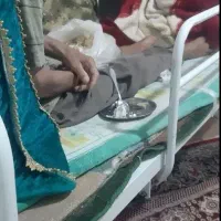 تخت فروش چون ب پولش نیاز داریم دستم خالی