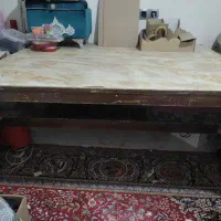 میز چوبی بزرگ